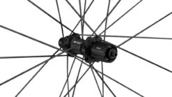 Dt-swiss P 1800 SPLINE® 23 Laufradsatz 13 Dt-swiss P 1800 SPLINE® 23 Laufradsatz -Shimano || dt-swiss || Schwalbe Verkäufe 305502