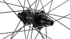 Tune Schwarzbrenner 45 Disc Skyline Center Lock Carbon 28" Laufradsatz -Shimano || dt-swiss || Schwalbe Verkäufe 374143