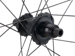 ZIPP 858 NSW Carbon Tubeless Disc Center Lock Laufradsatz Modell 2023 -Shimano || dt-swiss || Schwalbe Verkäufe 461871